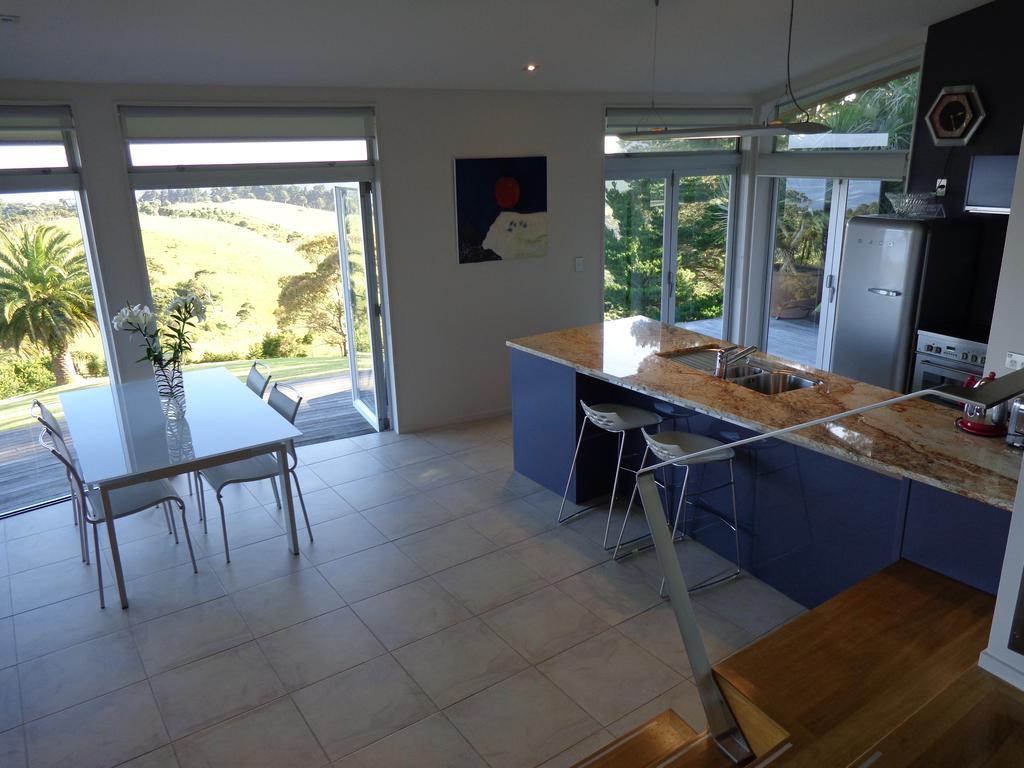 Nikau Apartments Waiheke Island Onetangi Exterior foto